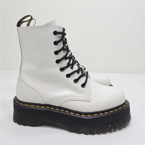 Dr. Martens Jadon Women Size 7 White Smooth Leather Platform Boots - Picture 3 of 11